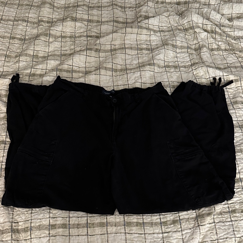 Aeropostale Black Cargo Pants